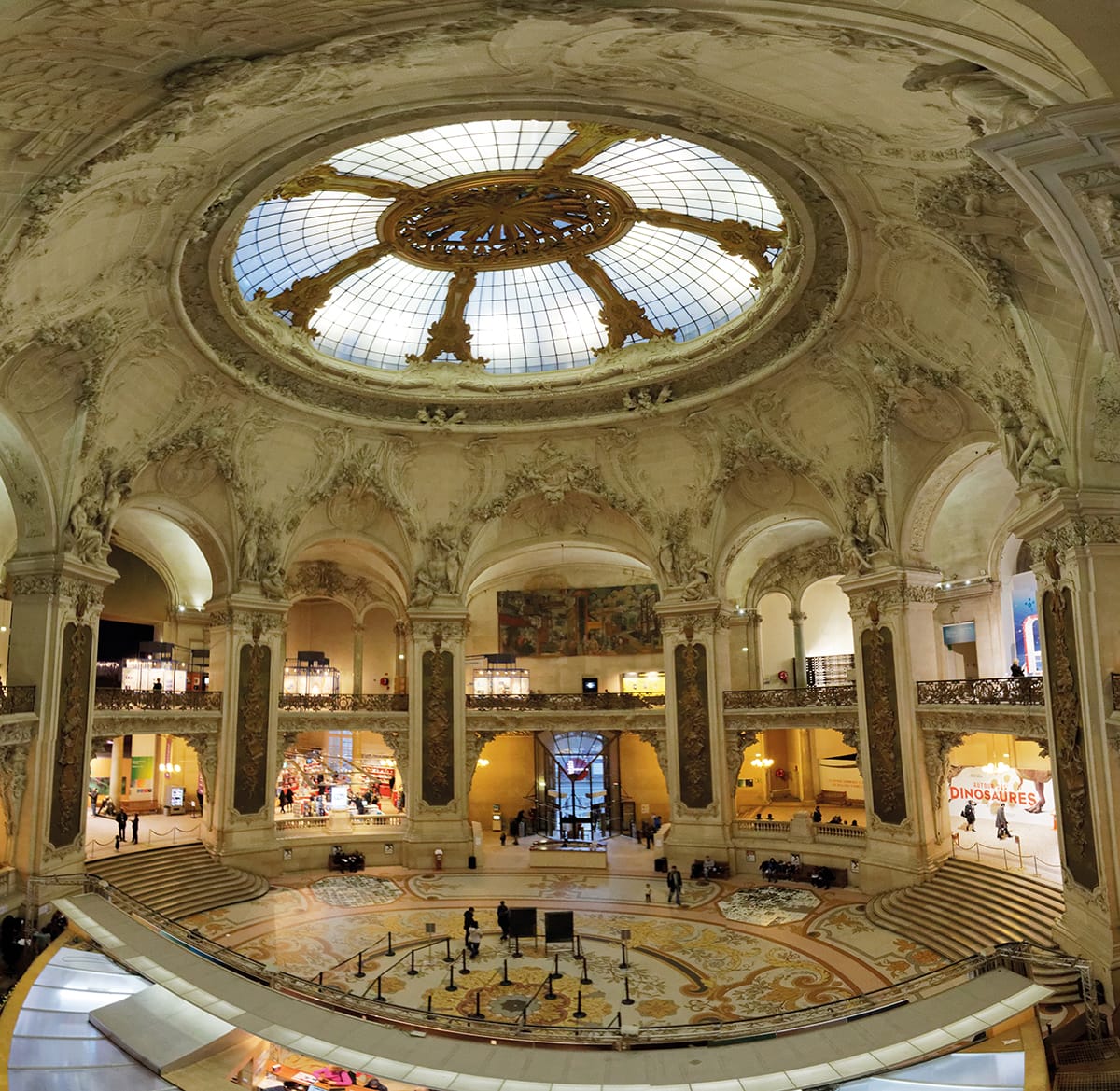 Le grand hall du Palais de la découverte, en 2016.